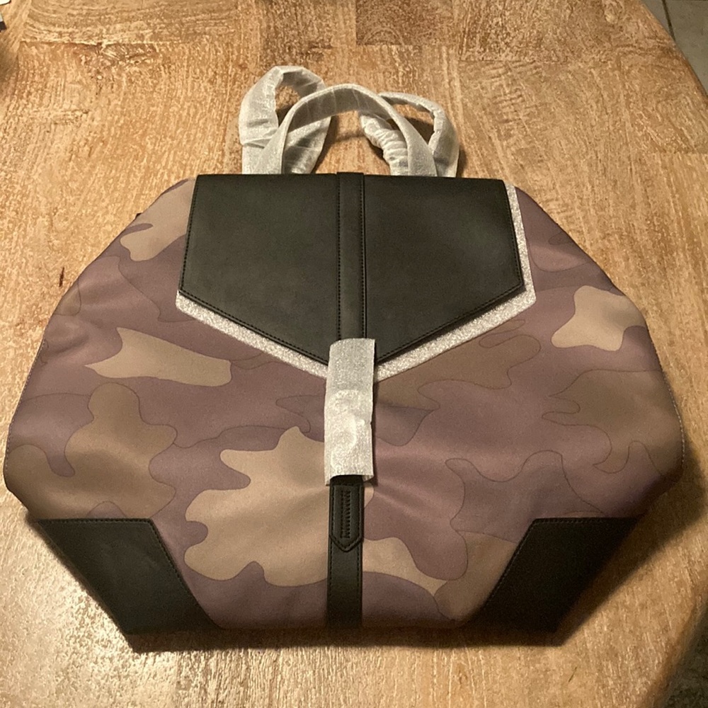 Stella & Dot Women's One Size Fits All Backpack - Camo